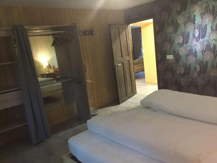 Gite Les 7 Frenes Vaux-sur-Sure Exteriör bild